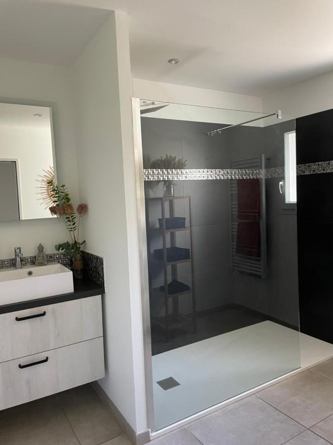 Chambre Avec Salle De Bain Privee Dans Villa Avec Garage 마노스크 외부 사진
